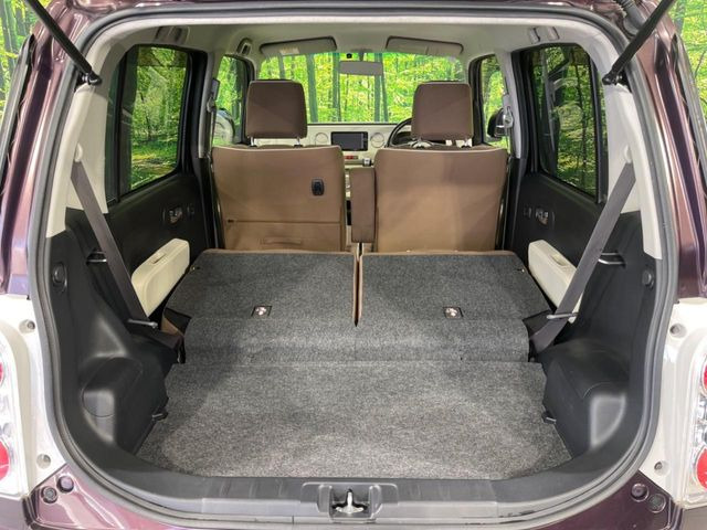 ���i�̂���������ʋ΁A���}���ɏ\���ȉ׎��X�y�[�X���m�ۂ��Ă���܂��B�Z�J���h�V�[�g��|���ƁA�傫�ȉו��̐ύڂ��\�ł���