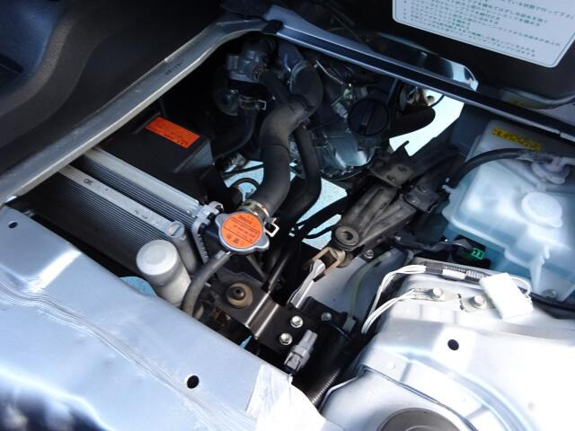 �G���W�����[�������ꂢ�ł���B�@�֋@�\�n���ǍD�ł��B�[�ԑO�ɓ_���������s���܂��B�G���W���I�C���E�I�C���t�B���^�[�E�G�A�R���t�B���^�[�E���C�p�[�S���͕K�������v���܂��B