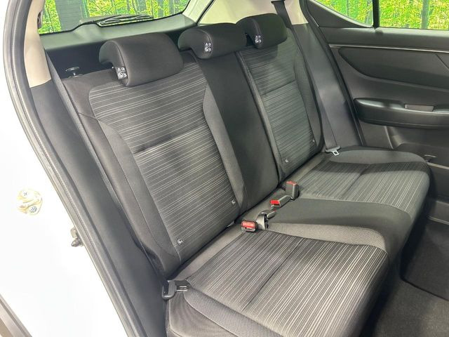 ���i���ȃI���W�i���t���A�}�b�g���I�v�V�����ɂĂ��p�ӂ��Ă���܂��B���D���ȃf�U�C����J���[�����Ԃɍ��킹�đI��ł����������Ƃ��ł��܂���