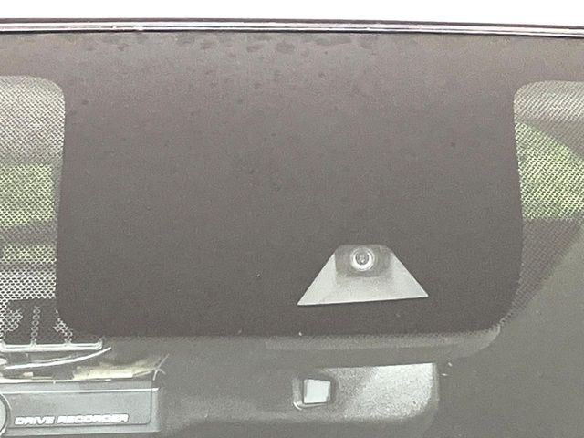 �y�G�}�[�W�F���V�[�u���[�L�z���s���ɑO���̎ԗ�����F�����A�Փ˂������Ȏ��͌x��ƃu���[�L�ŏՓˉ���Ɣ�Q�y�����A�V�X�g�B�����S�Ƀh���C�u�����y���݂��������܂��B