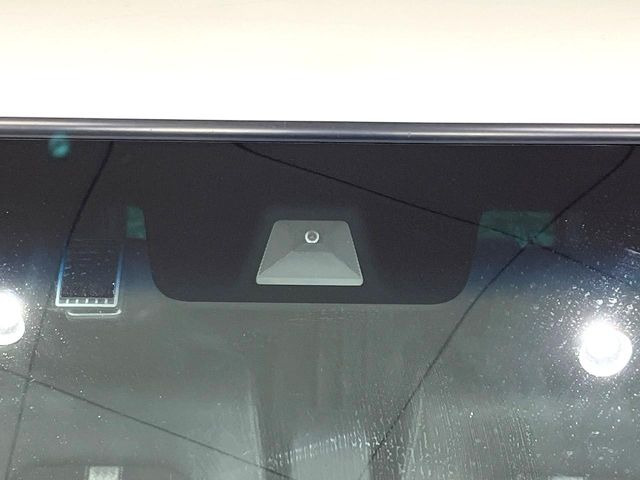 �y�z���_�Z���V���O�z���s���ɑO���̎ԗ�����F�����A�Փ˂������Ȏ��͌x��ƃu���[�L�ŏՓˉ���Ɣ�Q�y�����A�V�X�g�B�����S�Ƀh���C�u�����y���݂��������܂��B