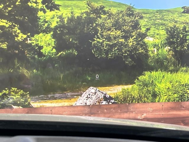 �y�w�b�h�A�b�v�f�B�X�v���C�z���݂̑��x�⑖�s�����f�W�^���\���ŉ^�]�ȑO���̃K���X�ɓ��e!�^�]���A�ڐ������炳���K�v�ȏ����m�F�ł���̂łƂ��Ă��֗��ň��S!