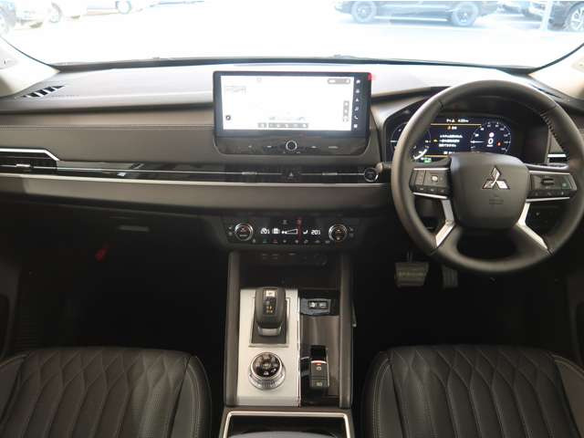 アウトランダーPHEV 2.4 P 4WD