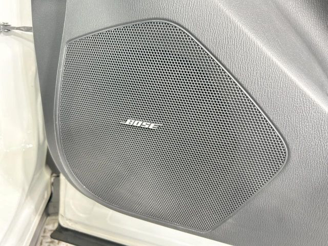 �yBOSE�T�E���h�V�X�e���z���[�J�[�I�v�V�����̍��i�ʃT�E���h�V�X�e���𓋍ځB��p�̃`���[�j���O���{���ꂽ�召�l�X�ȃX�s�[�J�[����ǎ��ȃT�E���h���t�ł��A�Տꊴ���ӂ�鉹����Ԃ����o���܂��B