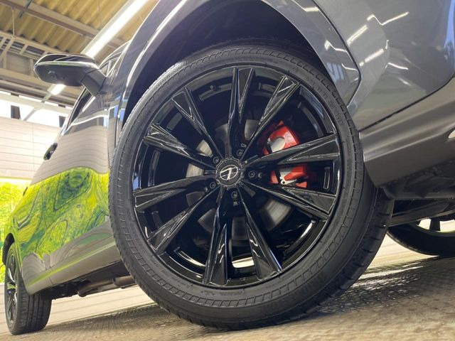 �y����20�C���`�A���~�z�C�[���z�O�ςɃ}�b�`���������A���~�z�C�[���𑕒����Ă���܂��B�e��ЊO�A���~�z�C�[����A�X�^�b�h���X�^�C�����戵�����Ă���܂��B���񂲑��k����������