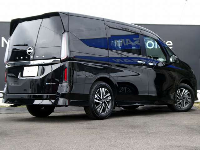 セレナ1.4 e-POWER ハイウェイスターV