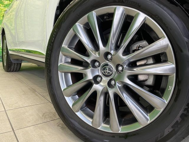 �y����18�C���`�A���~�z�C�[���z�O�ςɃ}�b�`���������A���~�z�C�[���𑕒����Ă���܂��B�e��ЊO�A���~�z�C�[����A�X�^�b�h���X�^�C�����戵�����Ă���܂��B���񂲑��k����������