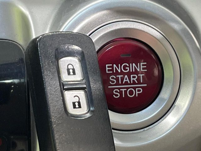 �yHonda�X�}�[�g�L�[�z�J�o����|�P�b�g�ɓ��ꂽ�܂܂ł��h�A�̎{���E�������\�ȃX�}�[�g�L�[�𑕔��B�G���W���̃I���E�I�t�����J�M�����o���K�v����������Ƃ��Ă��֗��ł���