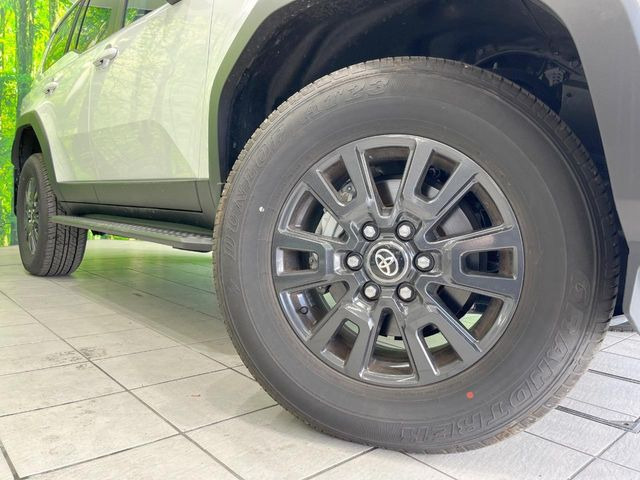 �y����18�C���`�A���~�z�C�[���z�O�ςɃ}�b�`���������A���~�z�C�[���𑕒����Ă���܂��B�e��ЊO�A���~�z�C�[����A�X�^�b�h���X�^�C�����戵�����Ă���܂��B���񂲑��k����������