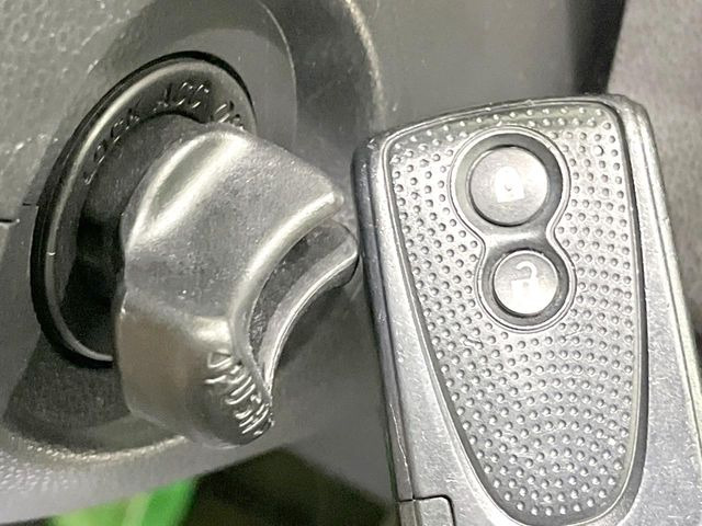 �y�L�[�t���[�V�X�e���z�J�o����|�P�b�g�ɓ��ꂽ�܂܂ł��h�A�̎{���E�������\�ȃX�}�[�g�L�[�𑕔��B�G���W���̃I���E�I�t�����J�M�����o���K�v����������Ƃ��Ă��֗��ł���