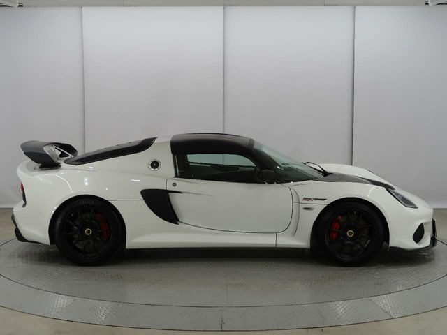 オートステージ幕張のストックは、ユーザー様からの厳選買取車両がメインとなります!無駄な中間コストを省き、お買い得プライスでご提供いたします。