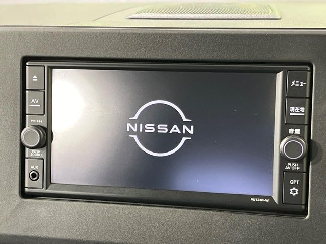 �y�����i�r�z�l�C�̏����i�r�𑕔����Ă���܂��B�i�r�̎g���₷���͂������A�I�[�f�B�I�@�\���[��!�L�����v�◷�s�͂������A�ʋ΂┃�����ȂǕ��i�̃h���C�u���y�����Ȃ�͂���