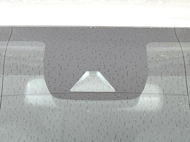 �y�g���^�Z�[�t�e�B�Z���X�z���s���ɑO���̎ԗ�����F�����A�Փ˂������Ȏ��͌x��ƃu���[�L�ŏՓˉ���Ɣ�Q�y�����A�V�X�g�B�����S�Ƀh���C�u�����y���݂��������܂��B