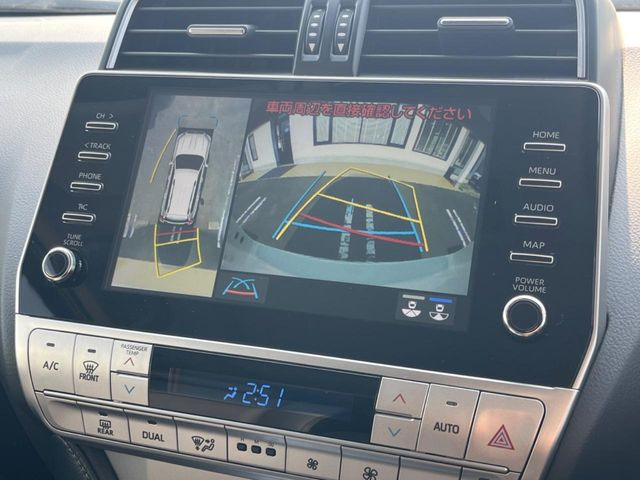 �y�p�m���~�b�N�r���[���j�^�[�z��p�̃J�����ɂ��A�ォ�猩���낵���悤�Ȏ��_��360�x�N���}�̎��͂��m�F���邱�Ƃ��ł��܂������p�������m�F���₷���A�����ꏊ�ł̐؂�Ԃ��⒓�Ԃ��X���[�Y�ɍs���܂��B