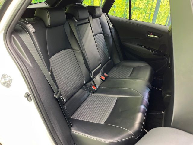 後部座席も気になるようなキズ・汚れやへたり等、大きなダメージはなく、良好な状態です。
