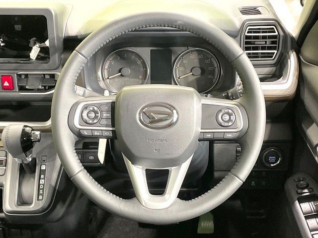 �y�����v�����X�e�A�����O�z�㎿�Ȋv���g�p���邱�ƂŁA��ɂ����������݂ƂĂ��^�]���₷���n���h���ł���