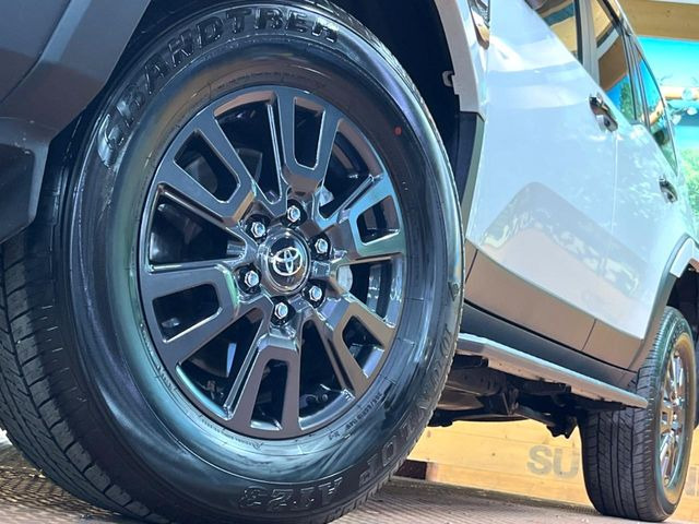 �y����18�C���`�A���~�z�C�[���z�O�ςɃ}�b�`���������A���~�z�C�[���𑕒����Ă���܂��B�e��ЊO�A���~�z�C�[����A�X�^�b�h���X�^�C�����戵�����Ă���܂��B���񂲑��k����������