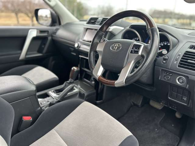 全車試乗可能です。大きな展示場内を実際に運転してみて下さい。実際に乗ってみてこれからのカーライフを想像してください♪