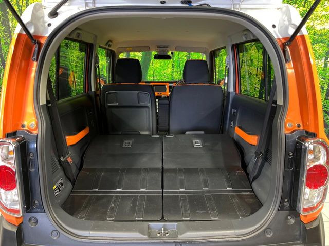 ���i�̂���������ʋ΁A���}���ɏ\���ȉ׎��X�y�[�X���m�ۂ��Ă���܂��B�Z�J���h�V�[�g��|���ƁA�傫�ȉו��̐ύڂ��\�ł���