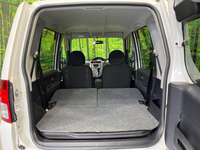 ���i�̂���������ʋ΁A���}���ɏ\���ȉ׎��X�y�[�X���m�ۂ��Ă���܂��B�Z�J���h�V�[�g��|���ƁA�傫�ȉו��̐ύڂ��\�ł���