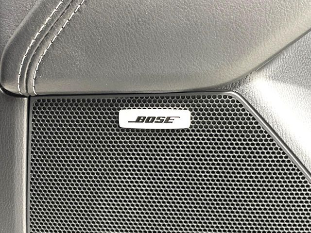 �yBOSE�T�E���h�V�X�e���t�������i�r�z�[���̃i�r�@�\�͂������A���x�ȃ`���[�j���O�\�͂����ڂ���Ă���A�������ȉ��y�����y���݂�����