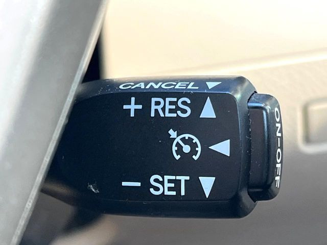 �y�N���[�Y�R���g���[���z�������H�����N���N���s�B�A�N�Z���𗣂��Ă���葬�x�ő��s���ł��A�������^�]���̕��S���y��!�����E�������ȒP�ȃX�C�b�`����Œ����ł��܂��B