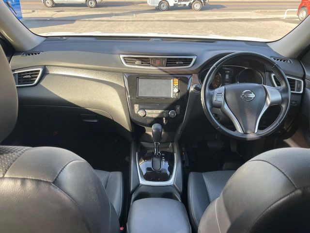 エクストレイル2.0 20X エマージェンシーブレーキパッケージ