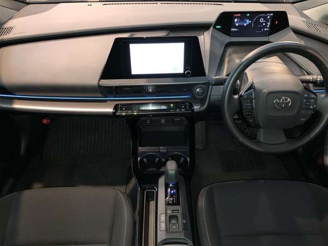 プリウス2.0 G E-Four 4WD