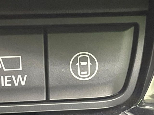 ���s���ɑO���̎ԗ�����F�����A�Փ˂������Ȏ��͌x��ƃu���[�L�ŏՓˉ���Ɣ�Q�y�����A�V�X�g�B�����S�Ƀh���C�u�����y���݂��������܂��B