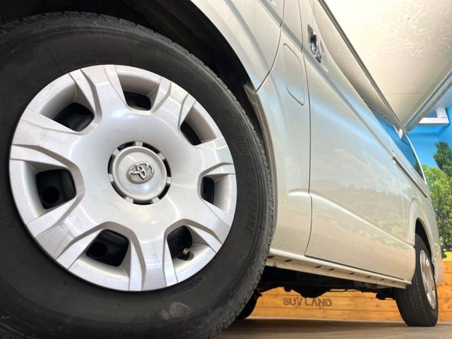 �y����15�C���`�A���~�z�C�[���z�O�ςɃ}�b�`���������A���~�z�C�[���𑕒����Ă���܂��B�e��ЊO�A���~�z�C�[����A�X�^�b�h���X�^�C�����戵�����Ă���܂��B���񂲑��k����������