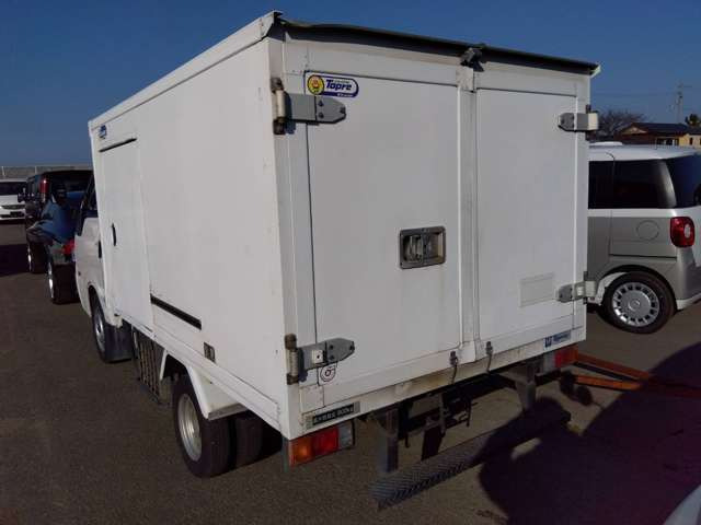 バネットトラック冷蔵冷凍車