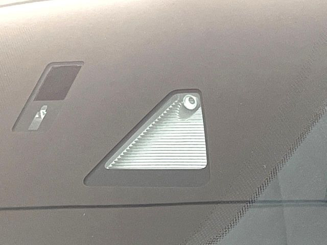 �y�X�}�[�g�u���[�L�T�|�[�g�z���s���ɑO���̎ԗ�����F�����A�Փ˂������Ȏ��͌x��ƃu���[�L�ŏՓˉ���Ɣ�Q�y�����A�V�X�g�B�����S�Ƀh���C�u�����y���݂��������܂��B