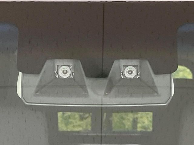 �y�X�}�[�g�A�V�X�g�z���s���ɑO���̎ԗ�����F�����A�Փ˂������Ȏ��͌x��ƃu���[�L�ŏՓˉ���Ɣ�Q�y�����A�V�X�g�B�����S�Ƀh���C�u�����y���݂��������܂��B