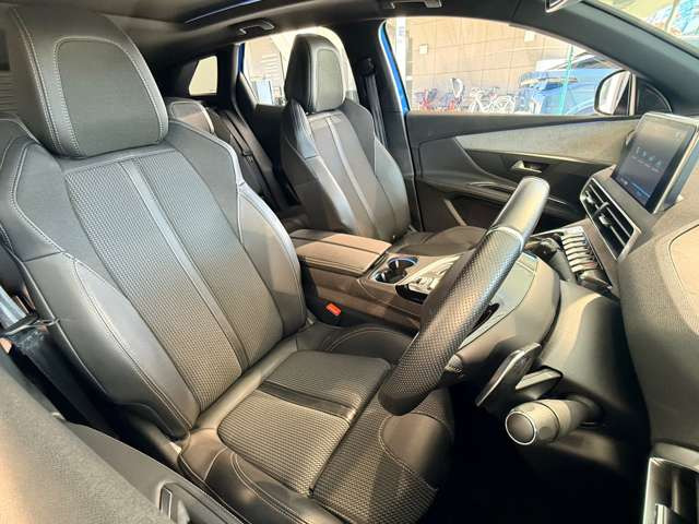 3008GT ハイブリッド4 4WD