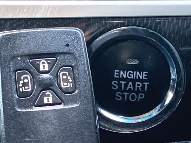 �y�X�}�[�g�L�[�z�J�o����|�P�b�g�ɓ��ꂽ�܂܂ł��h�A�̎{���E�������\�ȃX�}�[�g�L�[�𑕔��B�G���W���̃I���E�I�t�����J�M�����o���K�v����������Ƃ��Ă��֗��ł���