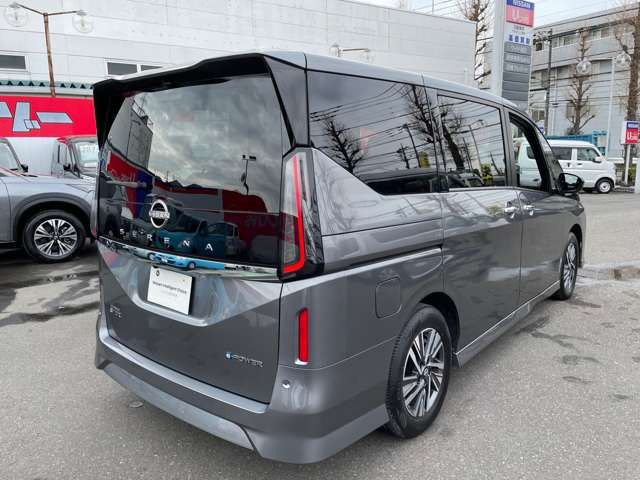 セレナ1.4 e-POWER ハイウェイスターV