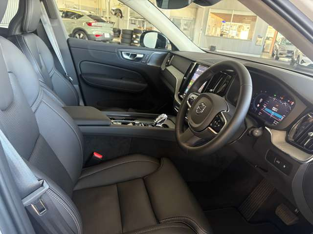 XC60ウルトラ T6 AWD プラグイン ハイブリッド 4WD