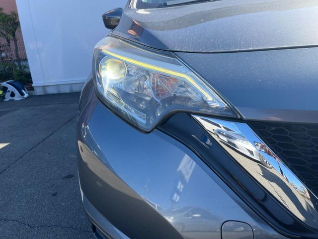 �yLED�w�b�h���C�g�z���V����ԑ��s�����ǍD�Ȏ��E���m�ۂ����S���ĉ^�]�ł��鍂�P�xLED�w�b�h���C�g�𑕔�!�_�����x�������A����d�͂��}�����Ă��܂��B