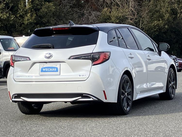 カローラツーリング1.8 ハイブリッド W×B