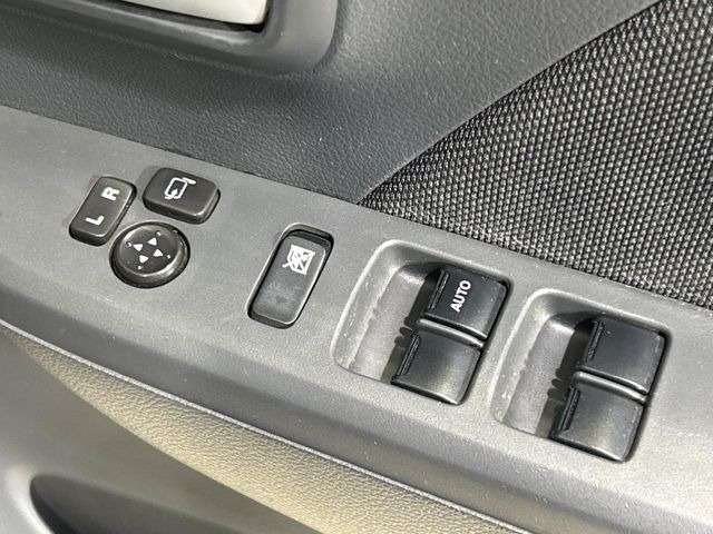 �y�d���i�[�~���[�z�T�C�h�~���[�͓d���i�[���ƂȂ��Ă���A�������ԏ�ł��L�Y�������X�N��}�����܂��B