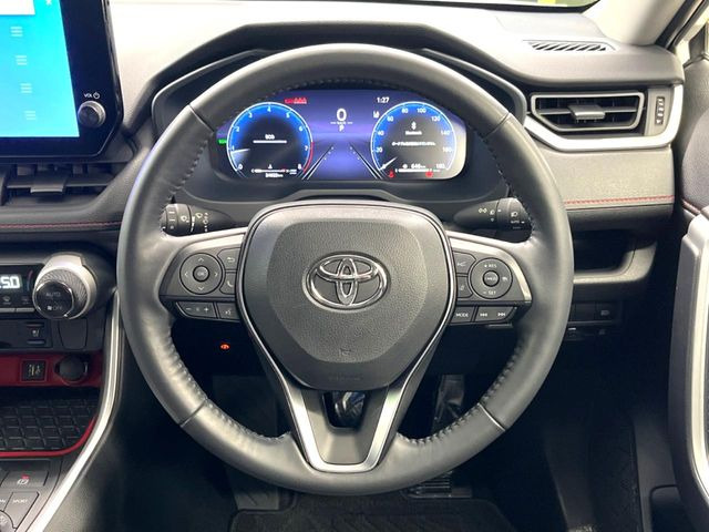 ステアリングも使用感が少なく、きれいな状態となっております♪