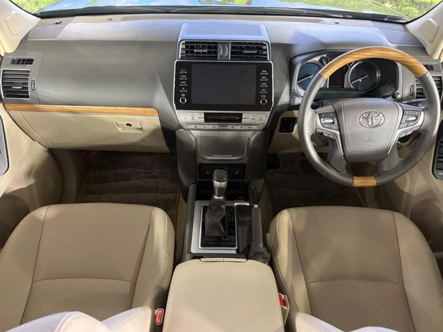 ランドクルーザープラド2.7 TX Lパッケージ マットブラック エディション 4WD