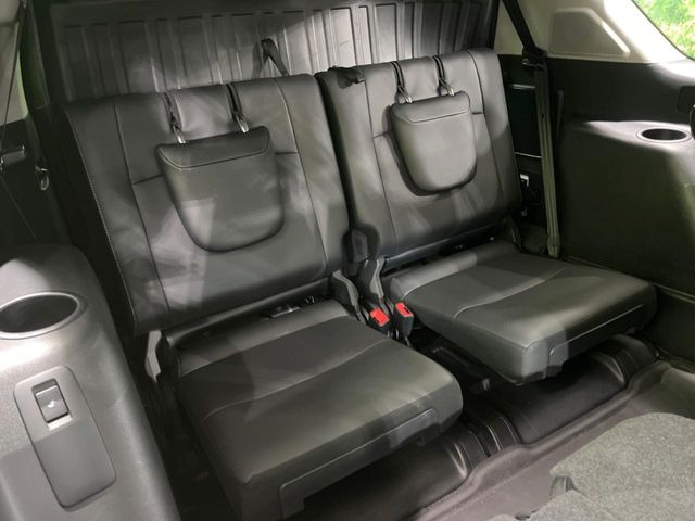 3列目シートはもちろん状態良好☆大人でもゆったりと座って頂けますので、大人数でのお出かけもラクラクです♪ご家族で、気の知れた仲間で、ドライブに行くのが楽しみですね♪