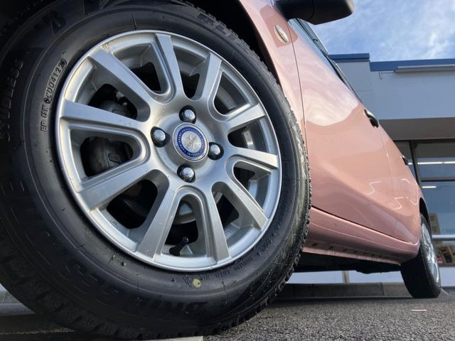 �y14�C���`�A���~�z�C�[���z�O�ςɃ}�b�`�����A���~�z�C�[���𑕒����Ă���܂��B�e��A���~�z�C�[����A�X�^�b�h���X�^�C�����戵�����Ă���܂��B���񂲑��k����������