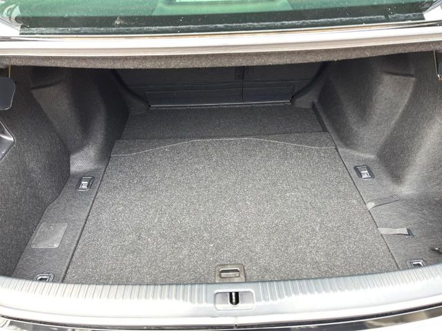 普段のお買い物や通勤、送迎等に十分な荷室スペースを確保しております。