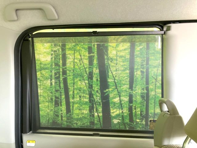 �y���[���V�F�[�h�z��������ԊO����̌���ῂ����Ƃ��ɃT�b�ƈ����o���Ďg����A���[���i�[�^�C�v�̃T���V�F�[�h�𑕔��B��Ȃɏ�������q�l���E�g�E�g�����������ȂǁA���Ђ����p����������