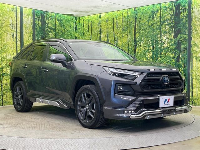 高透明度のガラス皮膜で撥水はもちろん、上質なツヤ・光沢を実現。紫外線や酸性雨から大切な愛車を保護し、色あせ・劣化を防止。「弾スプラッシュコート」、「弾プリミッサコート」からお選びいただけます。