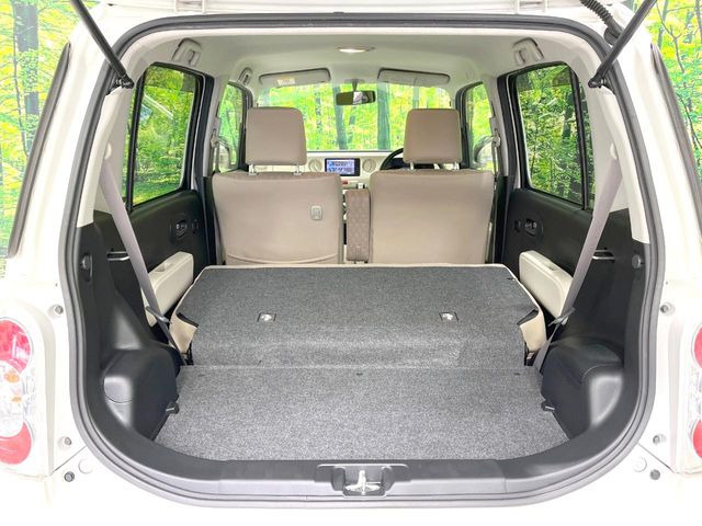 ���i�̂���������ʋ΁A���}���ɏ\���ȉ׎��X�y�[�X���m�ۂ��Ă���܂��B�Z�J���h�V�[�g��|���ƁA�傫�ȉו��̐ύڂ��\�ł���