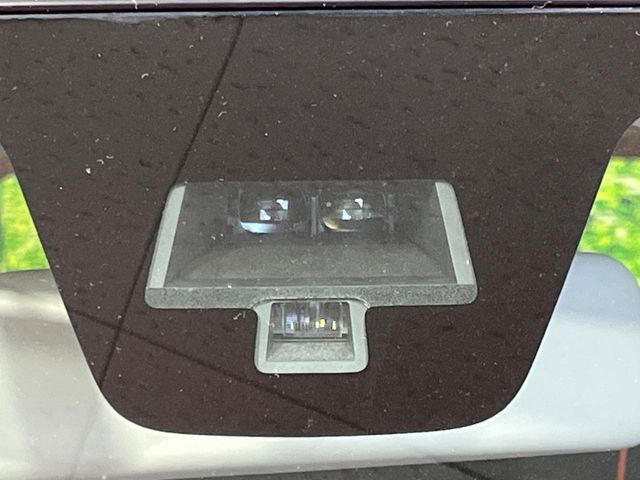 �y���[�_�[�u���[�L�T�|�[�g�z���s���ɑO���̎ԗ�����F�����A�Փ˂������Ȏ��͌x��ƃu���[�L�ŏՓˉ���Ɣ�Q�y�����A�V�X�g�B�����S�Ƀh���C�u�����y���݂��������܂��B