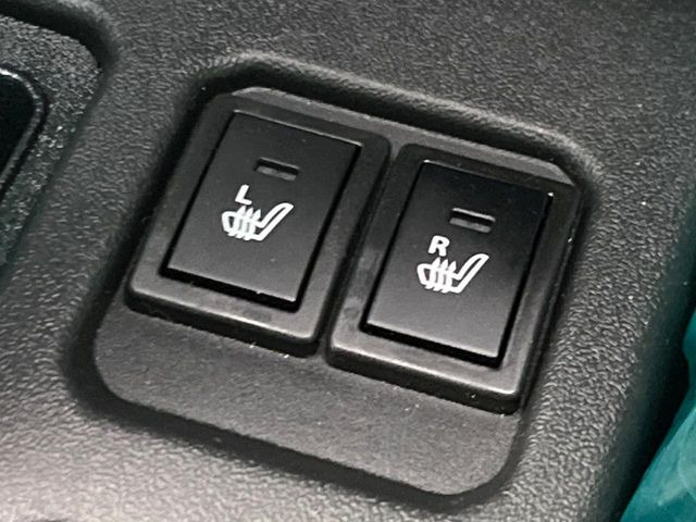 【シートヒーター】寒い日に重宝するシートヒーター!エアコンより早く温まってくれるので寒がりの人も安心ですね♪エアコンの温風は乾燥するから苦手、という方にもをおすすめです。